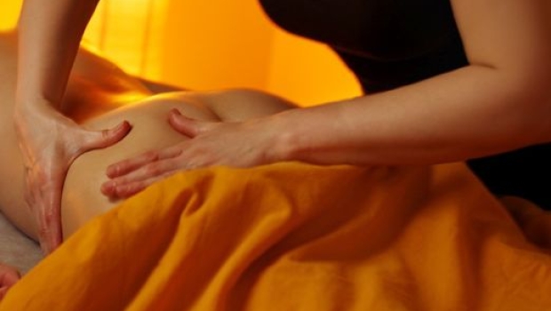 Die Knet-Roll-Massage gegen Cellulite – Mit Druck und Kneten gegen die kleinen Dellen