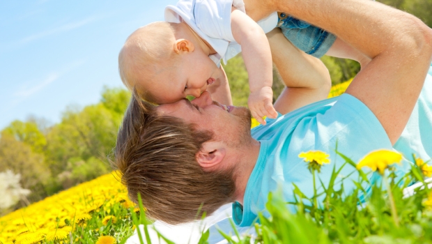 Der richtige Sonnenschutz für Ihr Baby – So wird’s gemacht!